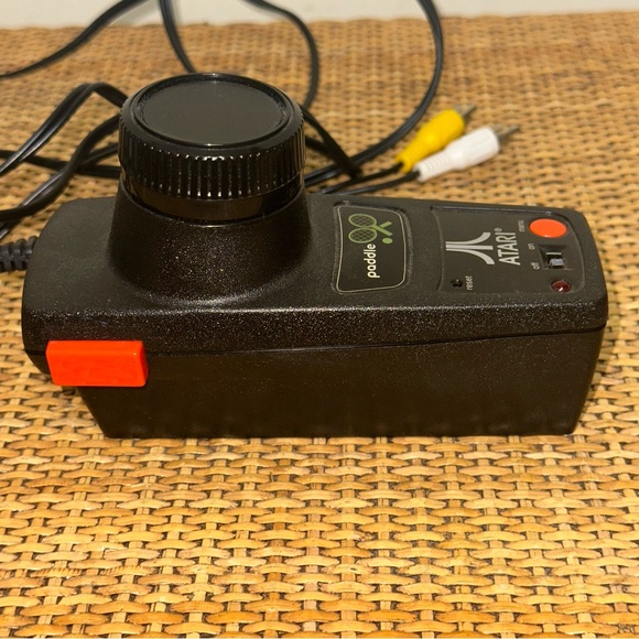 VTG 2004 ATARI Paddle Plug and Play TV Games 13 Built-in Games by Jakks Pacific - Picture 5 of 8